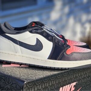 Nike Black and White Sneakers